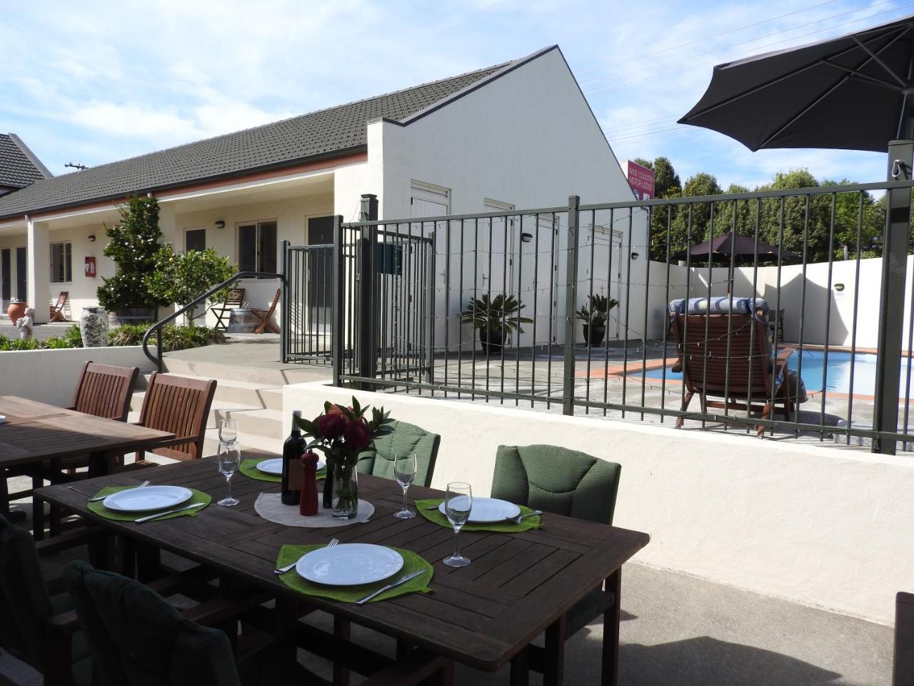 Wine Country Motel Havelock North Exterior photo